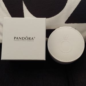 Pandora jewelry box with zipper